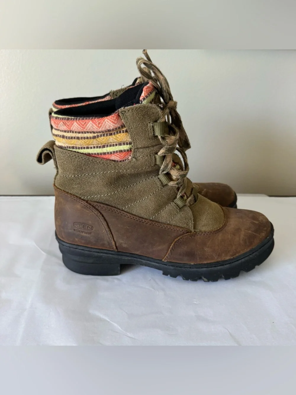 KEEN Size 9 Brown Winter Boots - Waterproof